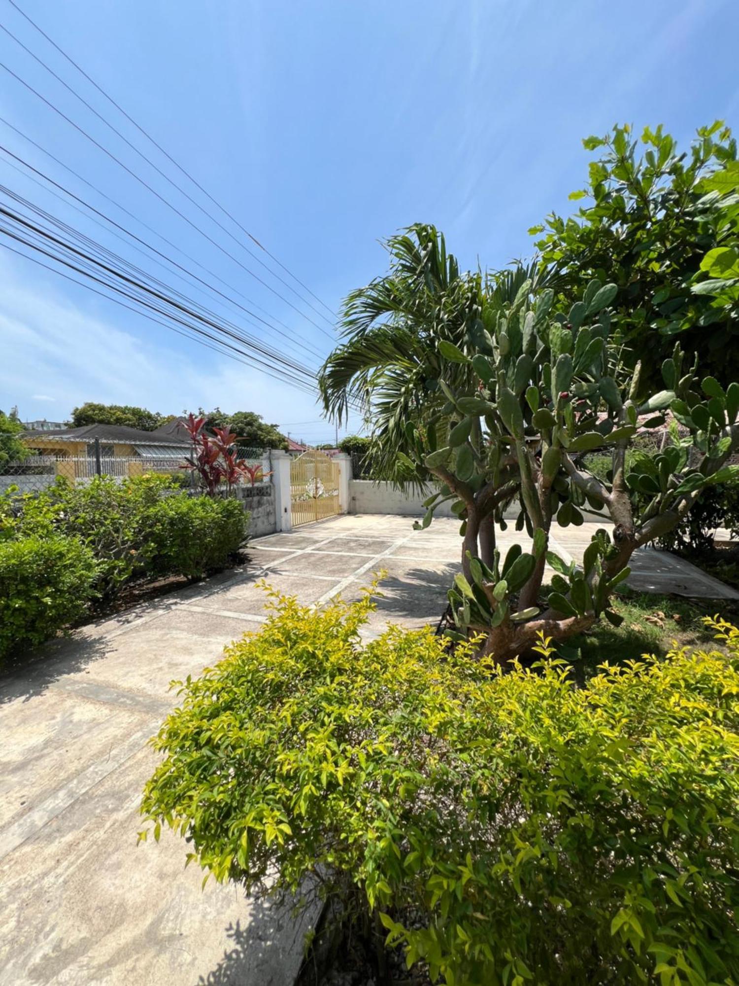 Crescent Apartment Runaway Bay